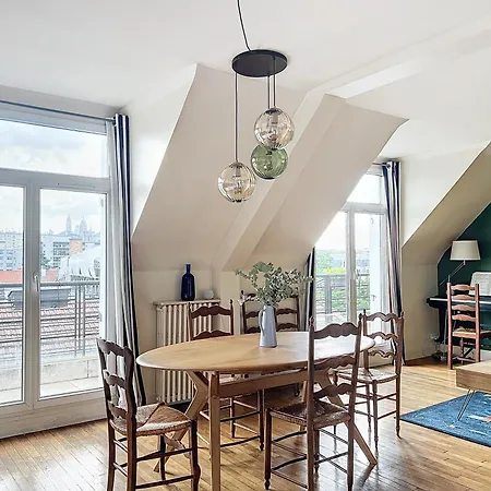 Balcony With View Of Montmartre Lägenhet Paris