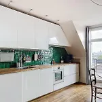 Apartament Balcony With View Of Montmartre