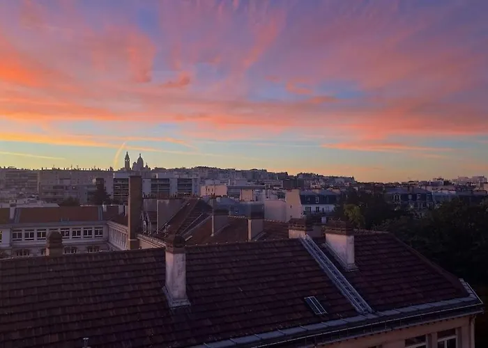 Balcony With View Of Montmartre Παρίσι
